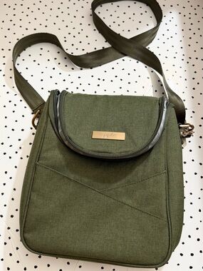 Jujube Chromatics Olive Green Crossbody INSULATED BOTTLE BAG